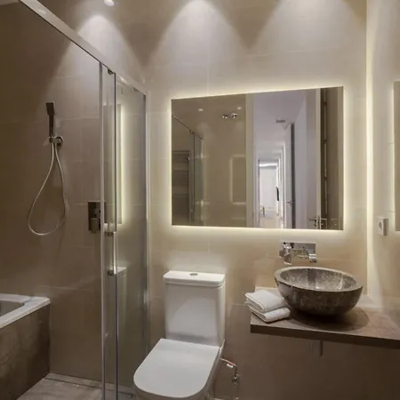 Elegant Retreat In City Center Lejlighed Rom